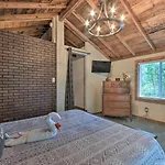 Rustic Chic Home About 1 Mi To Dtwn Hot Springs!