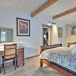 Rustic Chic Home About 1 Mi To Dtwn Hot Springs!