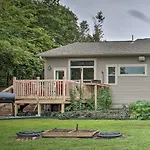 Contemporary Mountaintop Cabin 6 Mi To Natl Park