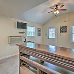 Hollywood Park Hot Springs Home Near Natl Park!