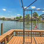 Cozy Cottage With Boat Launch On Lake Hamilton!