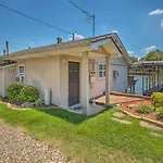Cozy Cottage With Boat Launch On Lake Hamilton!