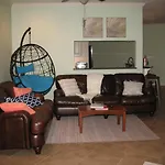 Beautiful Lakefront Condo 2 En Suite Brs
