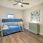 Waterfront Hot Springs Home With Boat Dock And Kayaks!