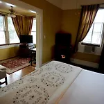 Gold-Inn Hot Springs