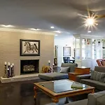 Oakwood Manor - Steps To Oaklawn, Minutes To Downtown, Lakes, More