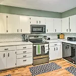 Hot Springs Home With Deck And Resort Amenities!
