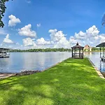 Pet-Friendly Hot Springs Cabin On Lake Hamilton!