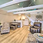 Pet-Friendly Hot Springs Cabin On Lake Hamilton!