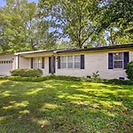 Charming Hot Springs Home With Sunroom And Yard