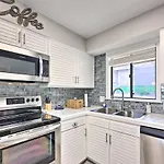 Fantastic Hot Springs Condo Hot Tub Access!