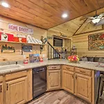 New-Build Tree Top Cabin About 3 Mi To Lake Hamilton