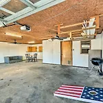 Hot Springs Home With Deck Near Ouachita River!