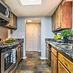Sunset-View Resort Condo On Lake Hamilton!