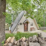Lake Hamilton Cabin Boating Getaway!