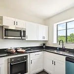 Honeymoon In Hot Springs Condo