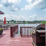 Liams Lodge-Peaceful Cabin Panoramic Lake Views