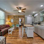Blue Bungalow Lake Hamilton
