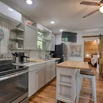 Blue Bungalow Lake Hamilton