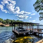 #04-Adorable Large 1 Bedroom Lakeside Cottage- Pet Friendly