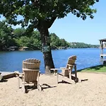 #05 - Lakefront Two Bedroom Cottage- Pet Friendly
