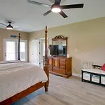 Waterfront Hot Springs Home 19 Mi To Natl Park!