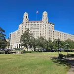 Arlington Resort Hotel & Spa
