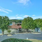 Lakefront Hot Springs Condo With Pool Access!