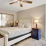 Lakefront Hot Springs Condo With Pool Access!