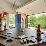 Waterfront Hot Springs Gem Patio And Game Room!
