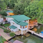 Lake Haven Chateau - Hot Tub, Game Room