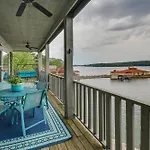 Spacious Hot Springs Penthouse Stunning Lake View