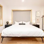 Steps To Bathhouses, Historic Studio, King Bed, Room # 101