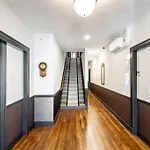 King Bed Stylish Studio In Heart Of Downtown Room # 200