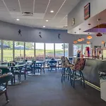 Lakefront Retreat With Deck, Dock And Resort Amenities