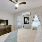 Hot Springs Home With Yard, Walk To Bathhouse Row!