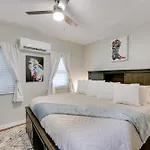 Hot Springs Home With Yard, Walk To Bathhouse Row!
