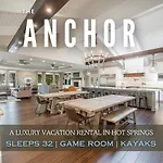 Stunning Luxury Lakefront Lodge! 8 Brs! Sleeps 32!