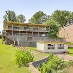Lakeside Hot Springs Retreat With Pool Table!