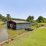 Lakeside Hot Springs Retreat With Pool Table!