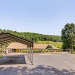 Lakeside Hot Springs Retreat With Pool Table!