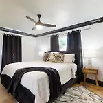 Lake Hamilton Elegance