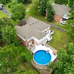 Rockwell Retreat - Pool, Hot Tub, Sleeps 18+