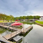 Lakefront Duplex On Lake Hamilton With Boat Slip!