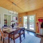 Hot Springs Cabin Deck With Mountain Views!