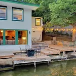 Lake Haven Estate With Hot Tub And Game Room