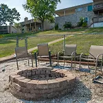 Waterside Retreat On Hamilton