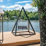 Lakefront, Heated Pool, Hot Tub, Game Room!