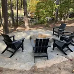 Lakefront, Game Room, Hot Tub, Fire Pit