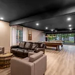 Lakefront, Game Room, Hot Tub, Fire Pit